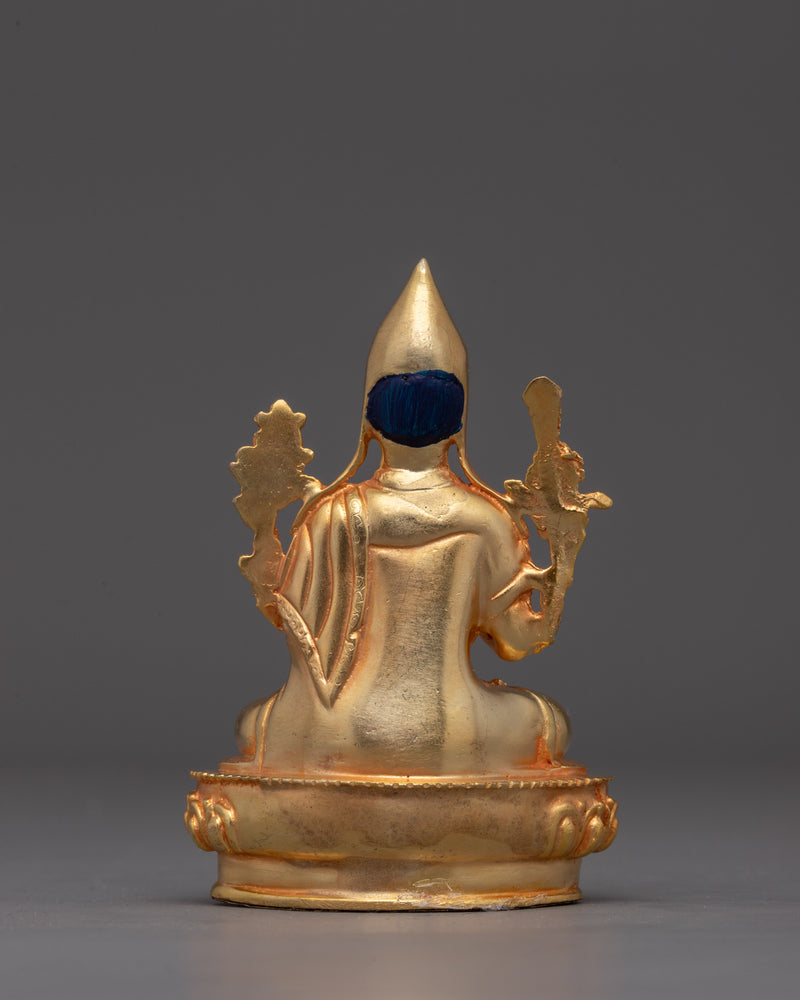 Prayer deity Tsongkhapa Sculpture | Symbol of Wisdom and Enlightenment