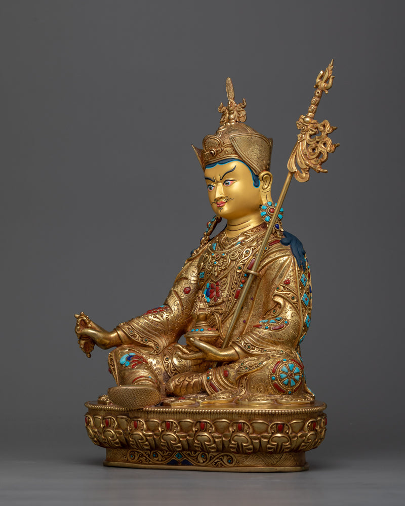 guru-rinpoche-gilt statue