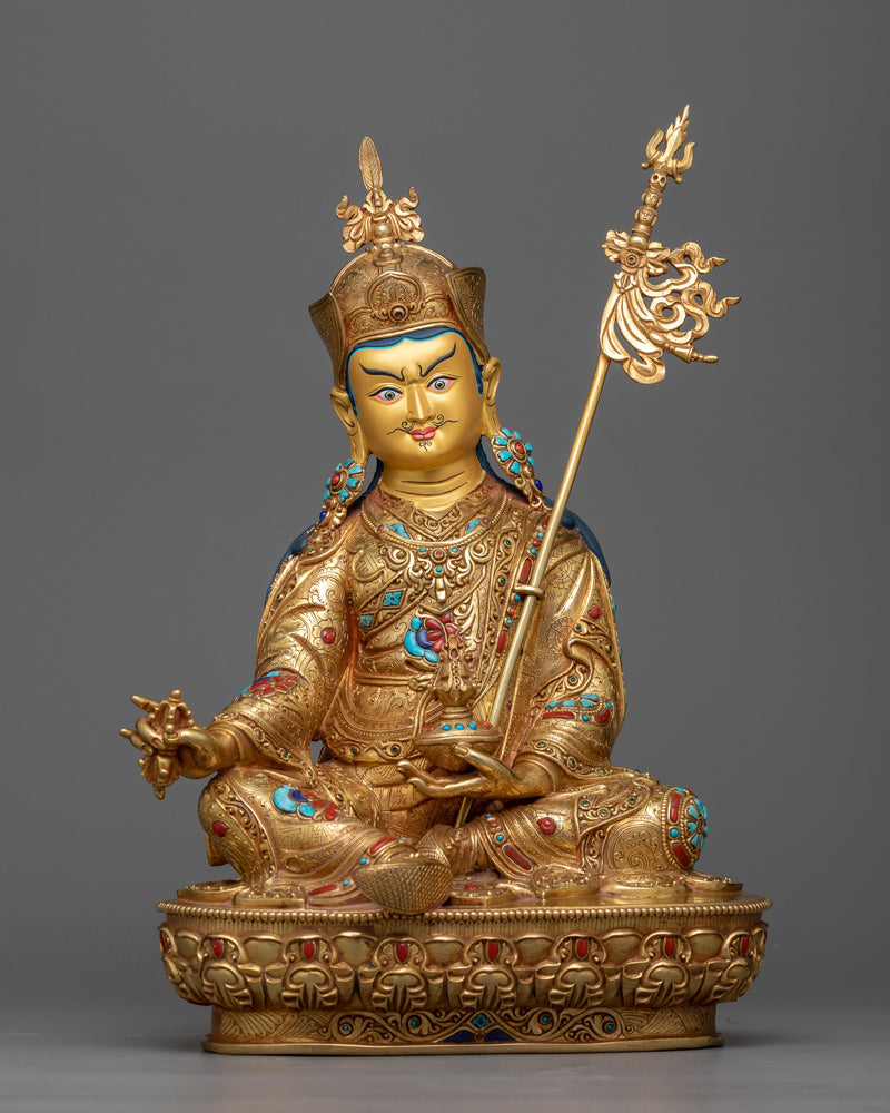 guru-rinpoche-gilt statue