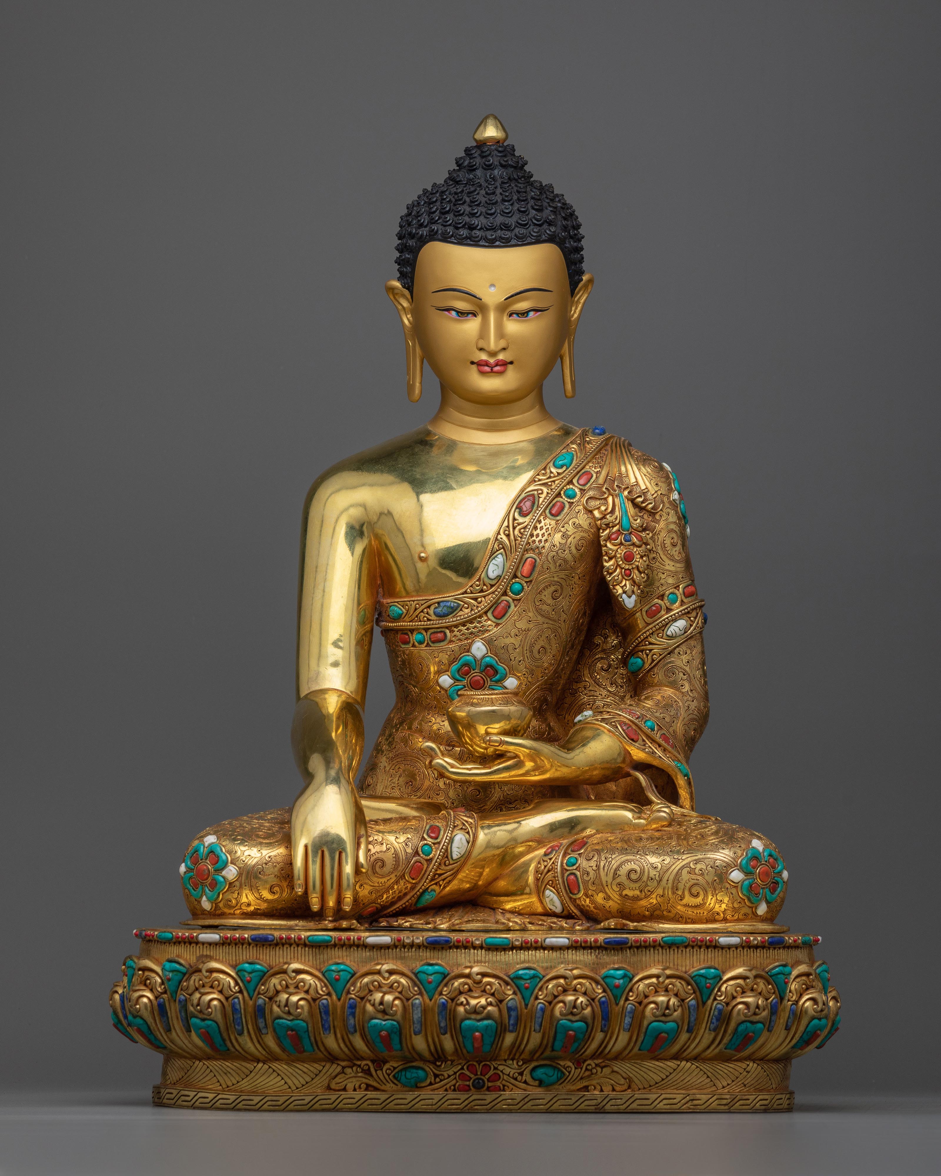 Statue of Shakyamuni Buddha | Enlightenment's Lustrous Beacon