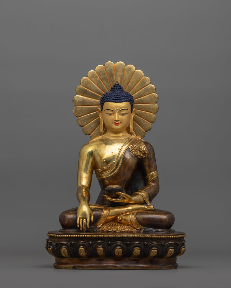 statue-of-first-buddha-shakyamuni