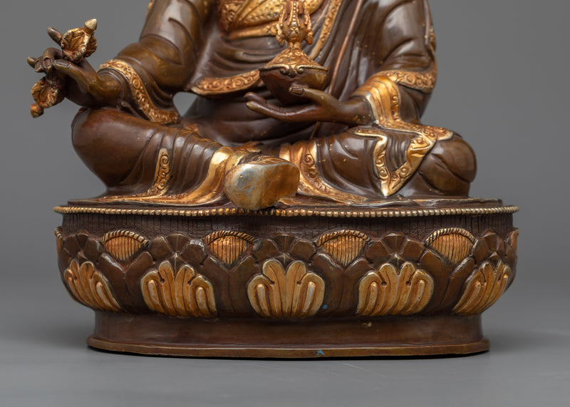 Mantra of Guru Rinpoche | Golden Statue to Help Practitioners